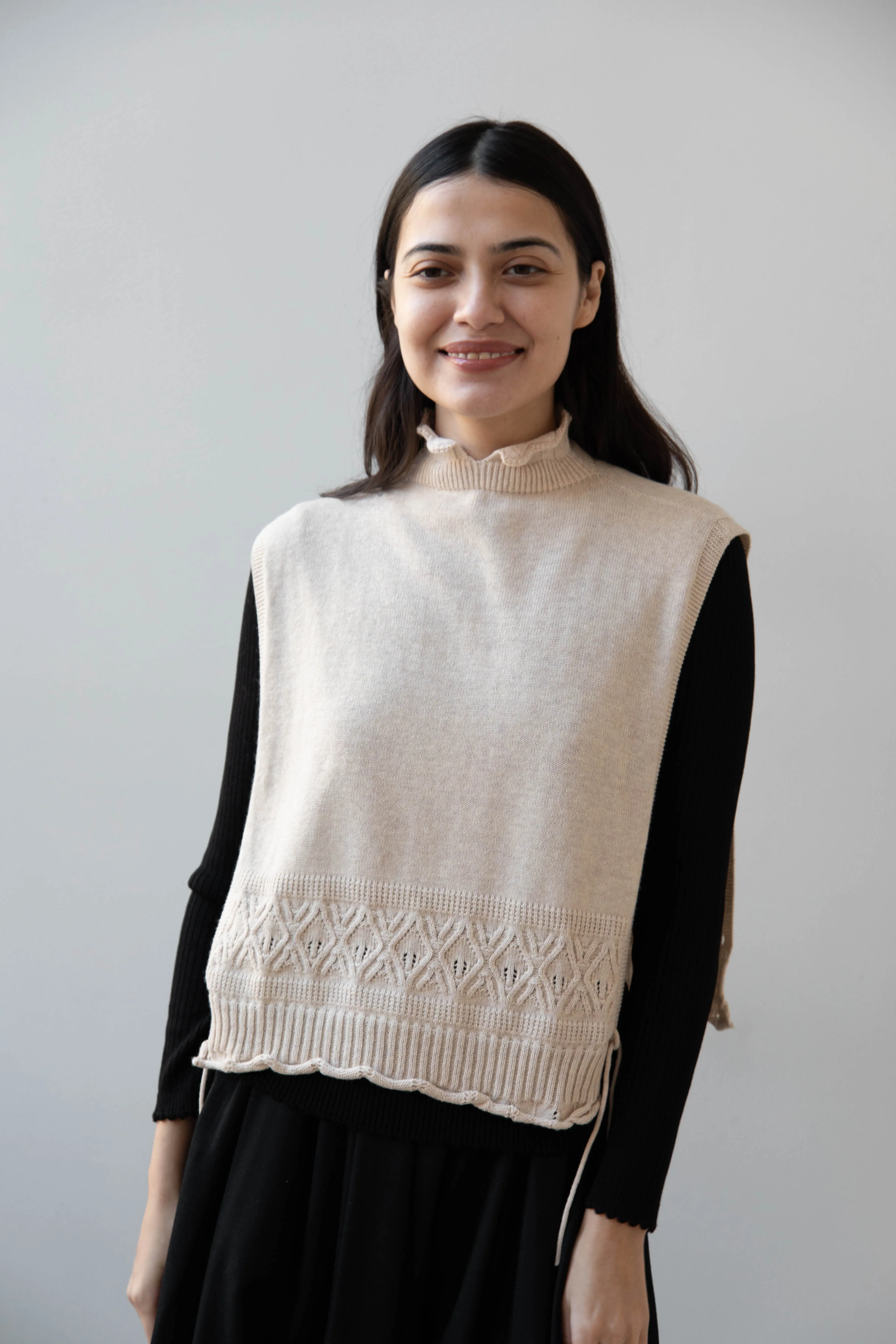 Antipast | Cotton Cashmere Knit Vest in Ivory