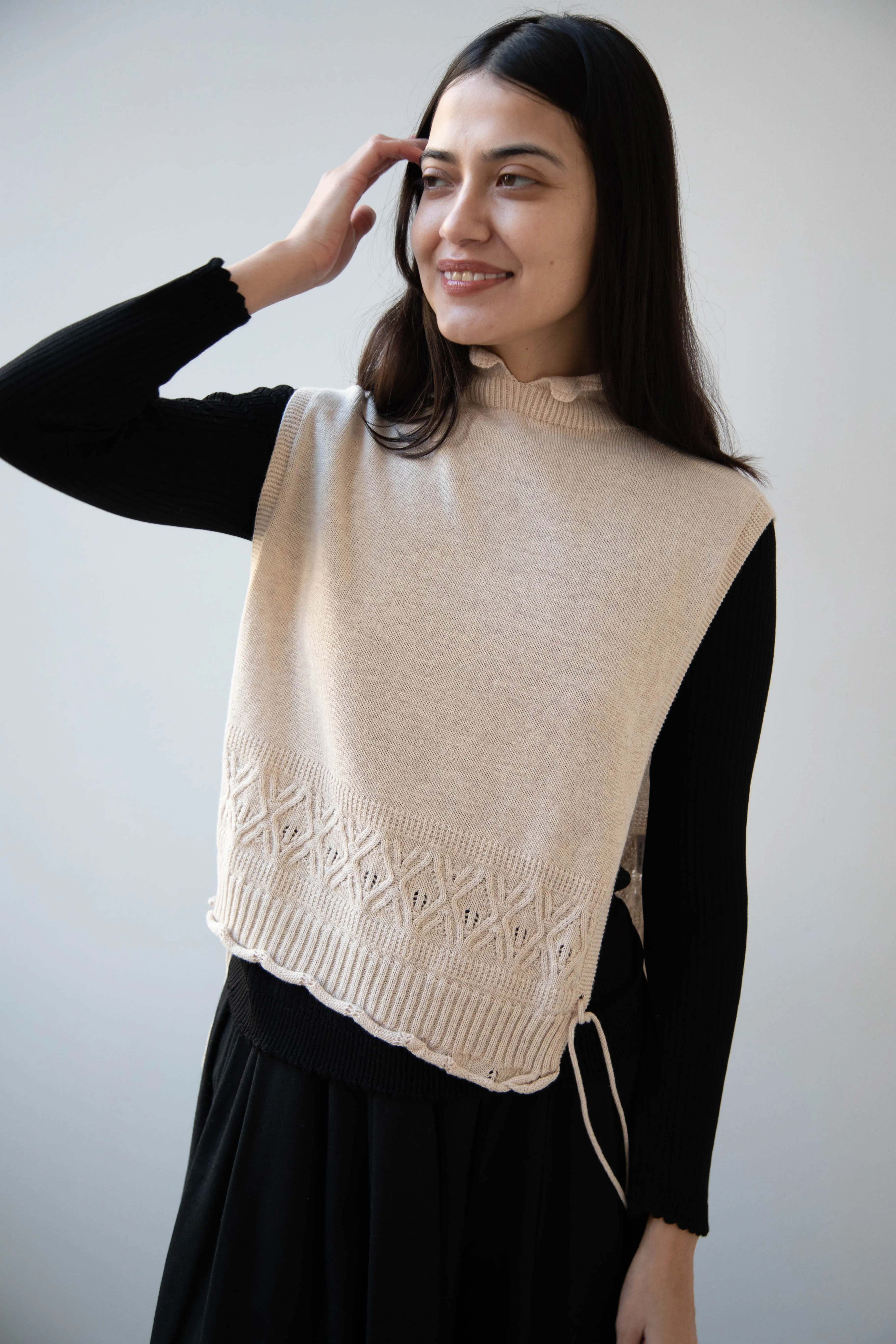 Antipast | Cotton Cashmere Knit Vest in Ivory