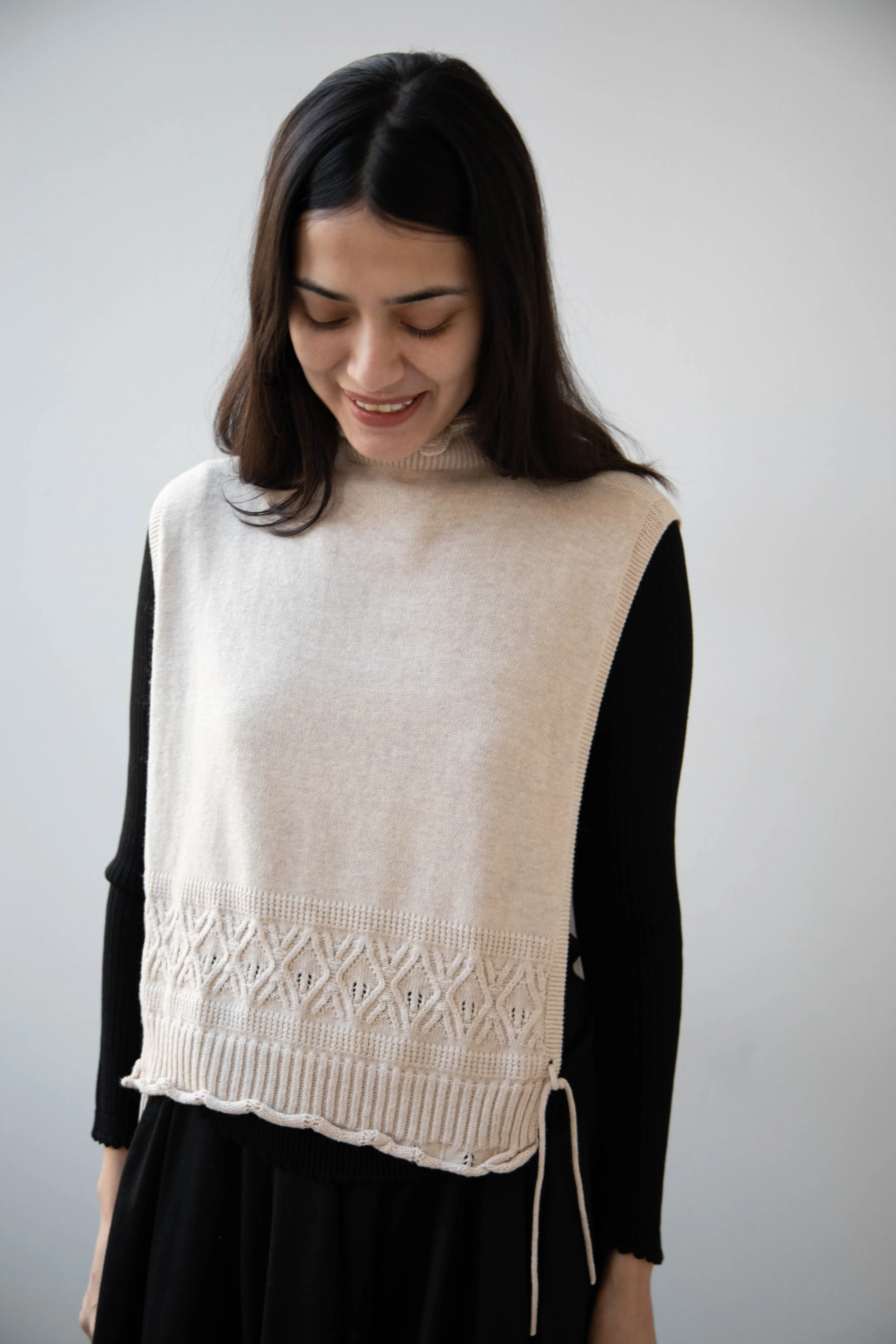 Antipast | Cotton Cashmere Knit Vest in Ivory