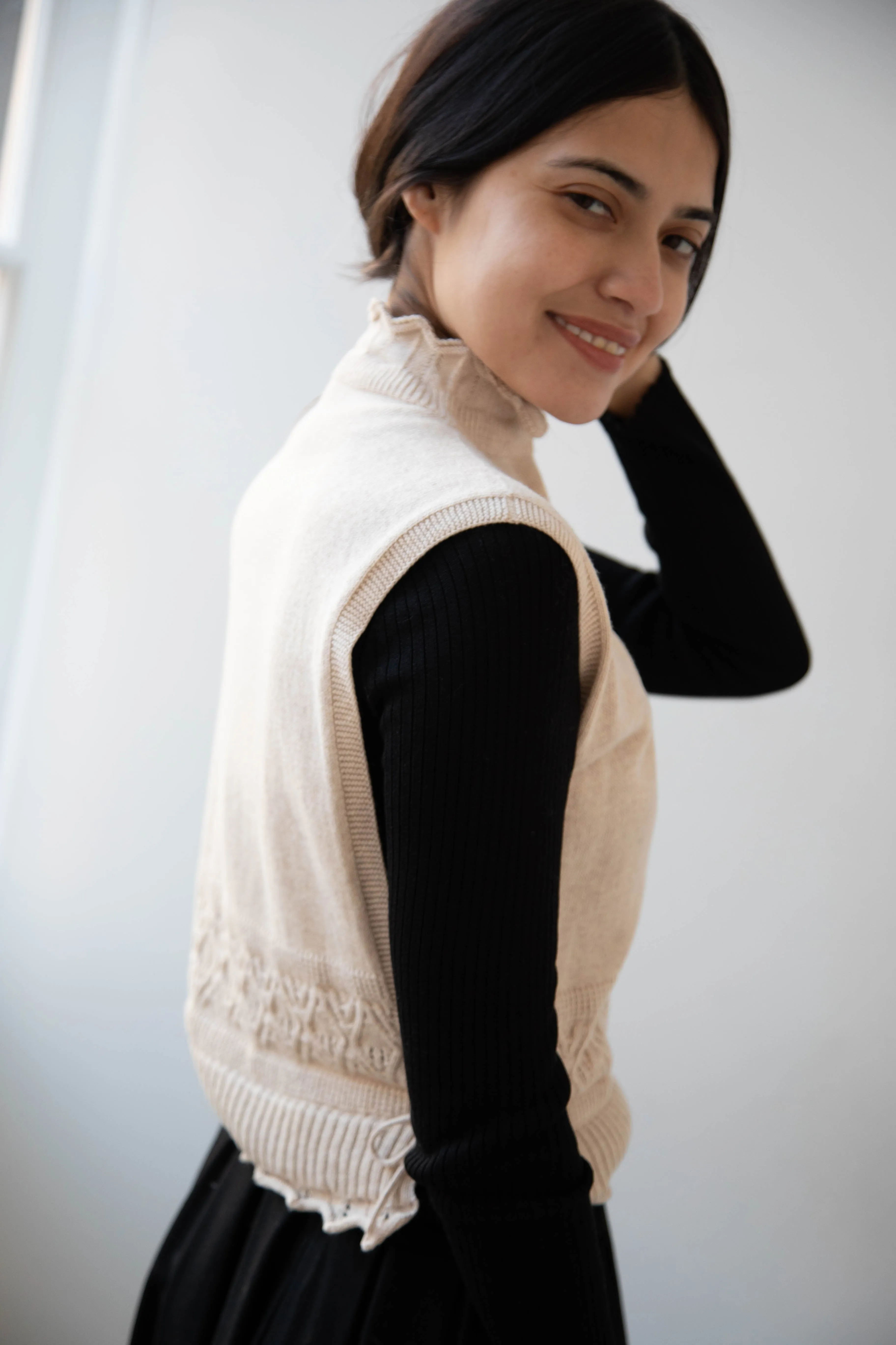 Antipast | Cotton Cashmere Knit Vest in Ivory