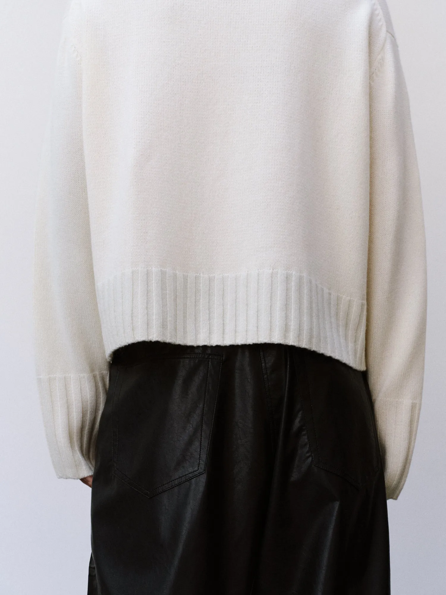 (EQUILIBRIUM) (UNISEX) LEVI CASHMERE WOOL KNIT (WHITE)