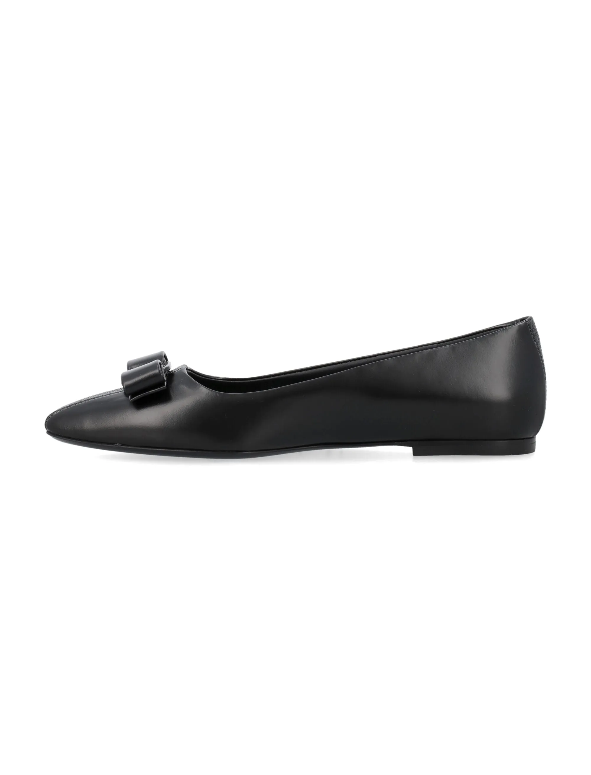 Ferragamo Elegant Patent Leather Ballet Flimsies with Iconic Bow