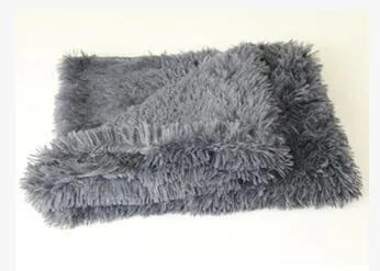 Fluffy Furry and Soft Cat Dog Blanket Soft Warm Pet Throw Wool Blanket Pet Relaxing Mat -Soft Blanket for furry friend