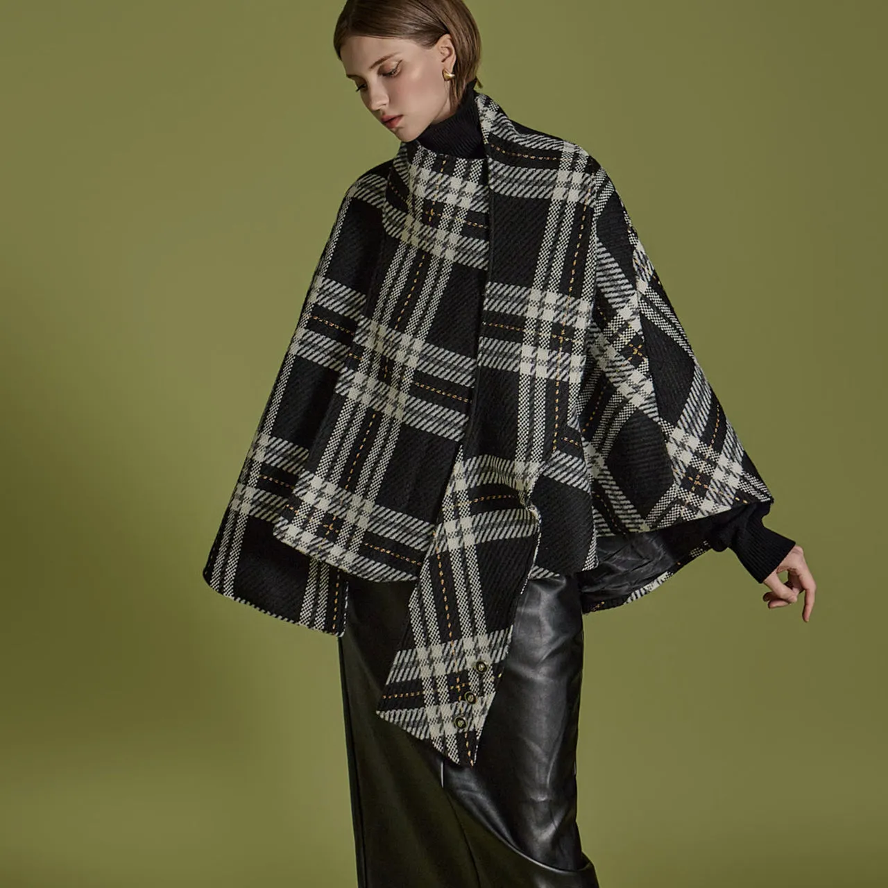 J2418 Muffler Plaid Poncho