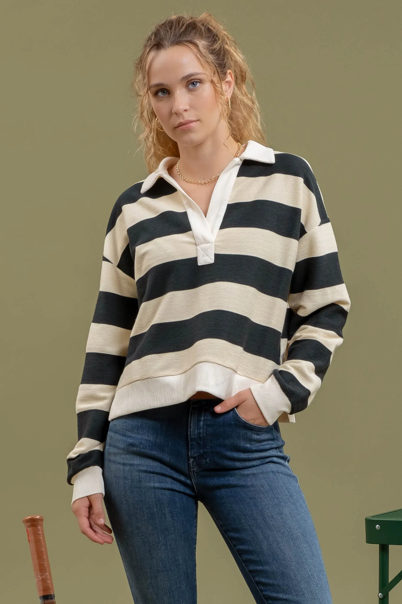 WIDE STRIPE COLLARED KNIT TOP