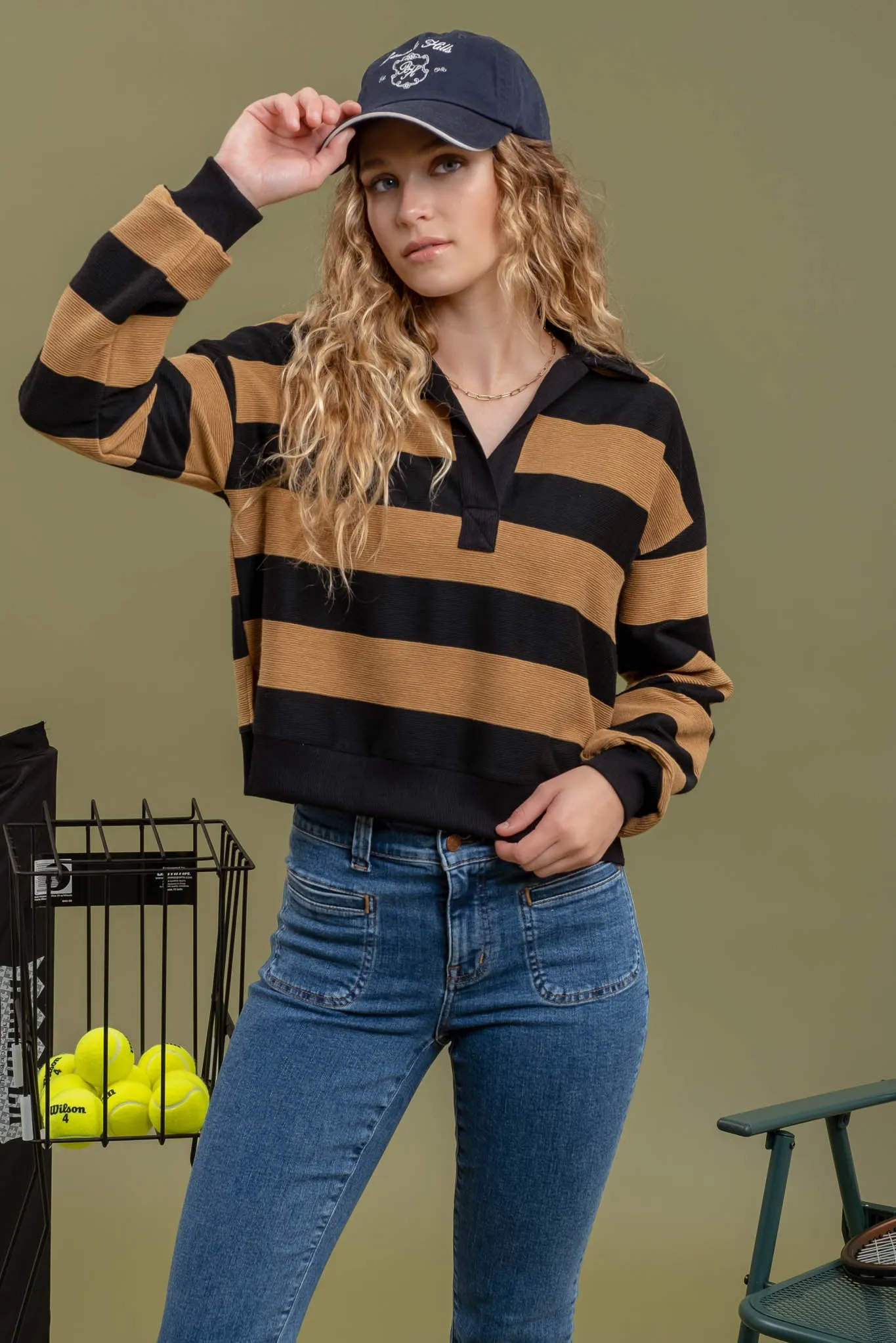 WIDE STRIPE COLLARED KNIT TOP